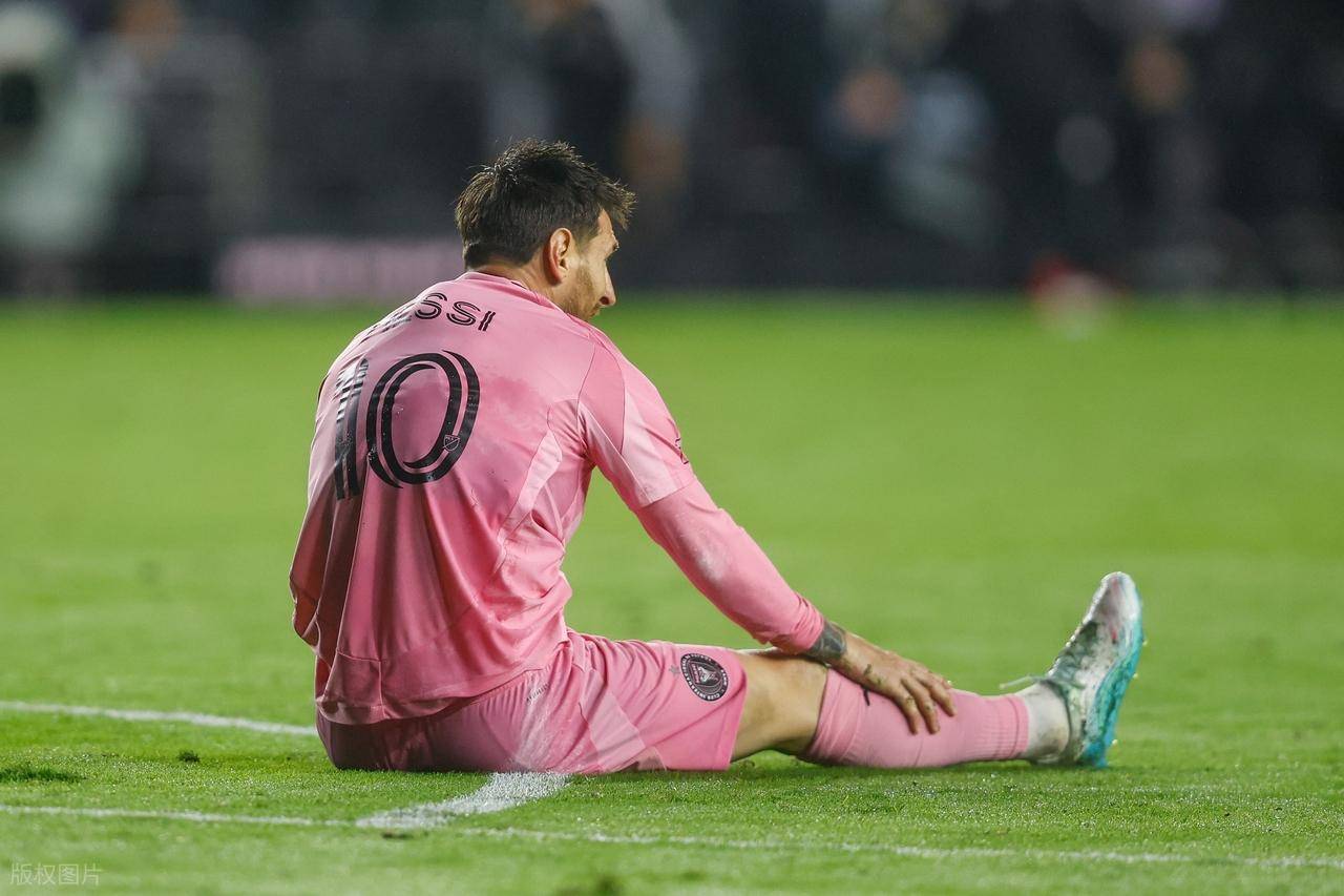 梅西正式封神了!加冕球王独享历史第一